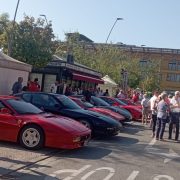 Raduno auto Ferrari e altre auto sportive