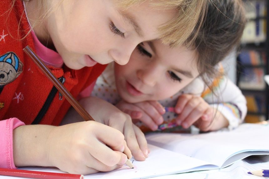 Bambini laboratorio Natale